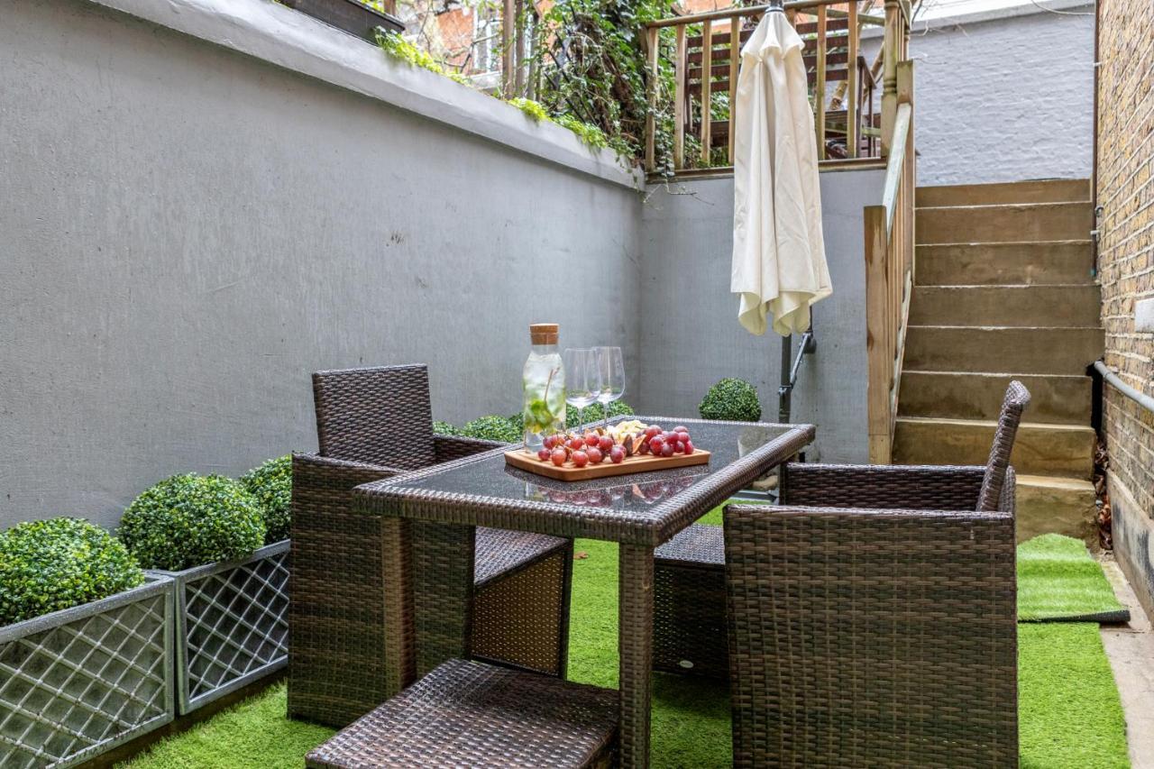 Elegant Kensington Apartment With Patio London Exterior photo